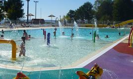 Piscine du camping Le Pipiou